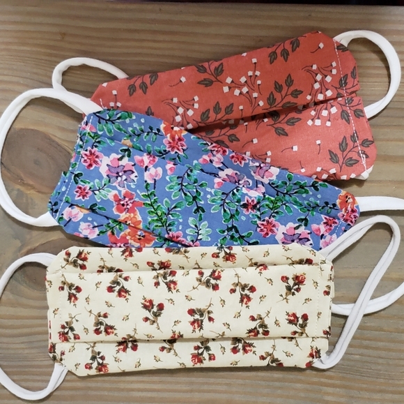 Face Mask bundle (pick your fabric!) - Picture 1 of 5